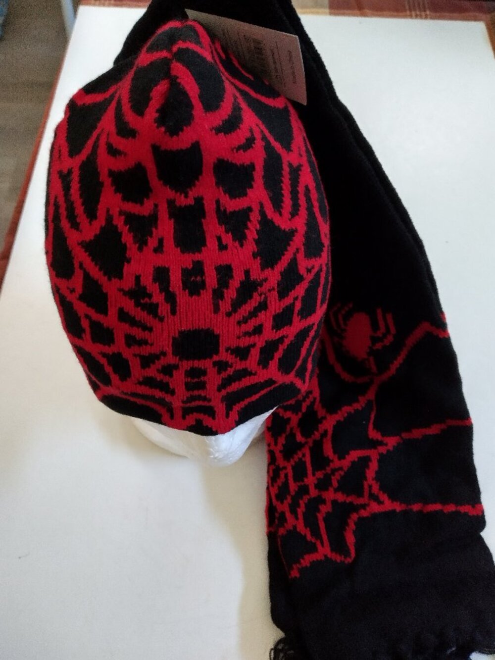 NWT BAI LIE Spider Designed Hat & Muffler Unisex Red & Black